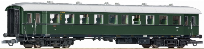 Express train Passenger car 3rd class<br /><a href='images/pictures/Roco/64567.jpg' target='_blank'>Full size image</a>